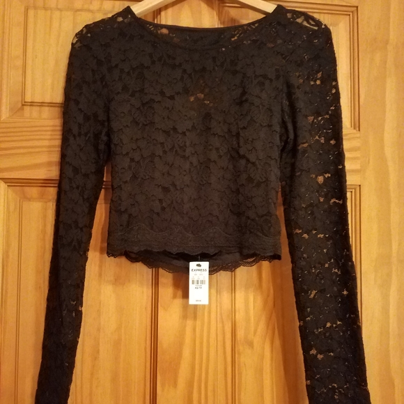 Express Tops - Long sleeve crop top